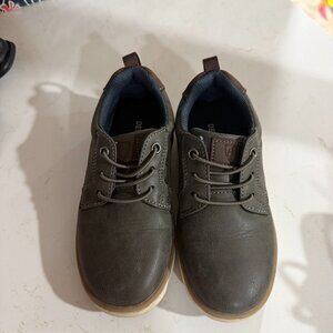 Boys size 12 slip-on dress shoes